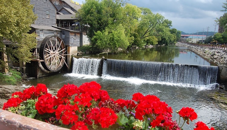 Things To Do https://heavenscabins.icnd-cdn.com/images/thingstodo/Old Mil.jpg